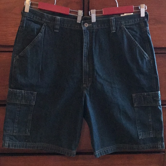 NWT Men's Size 40 Wrangler Hero Denim Cargo Shorts - Picture 1 of 7